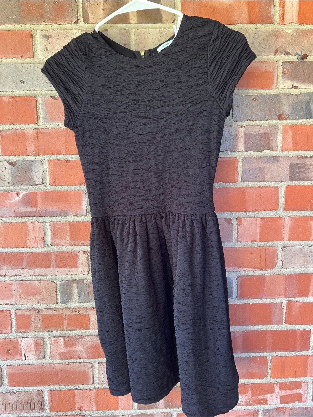 Kimchi Blue Black Textured Cap-Sleeve Dress